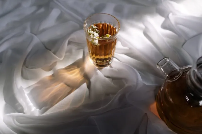 Która herbata pobudza i czym jest teina?
